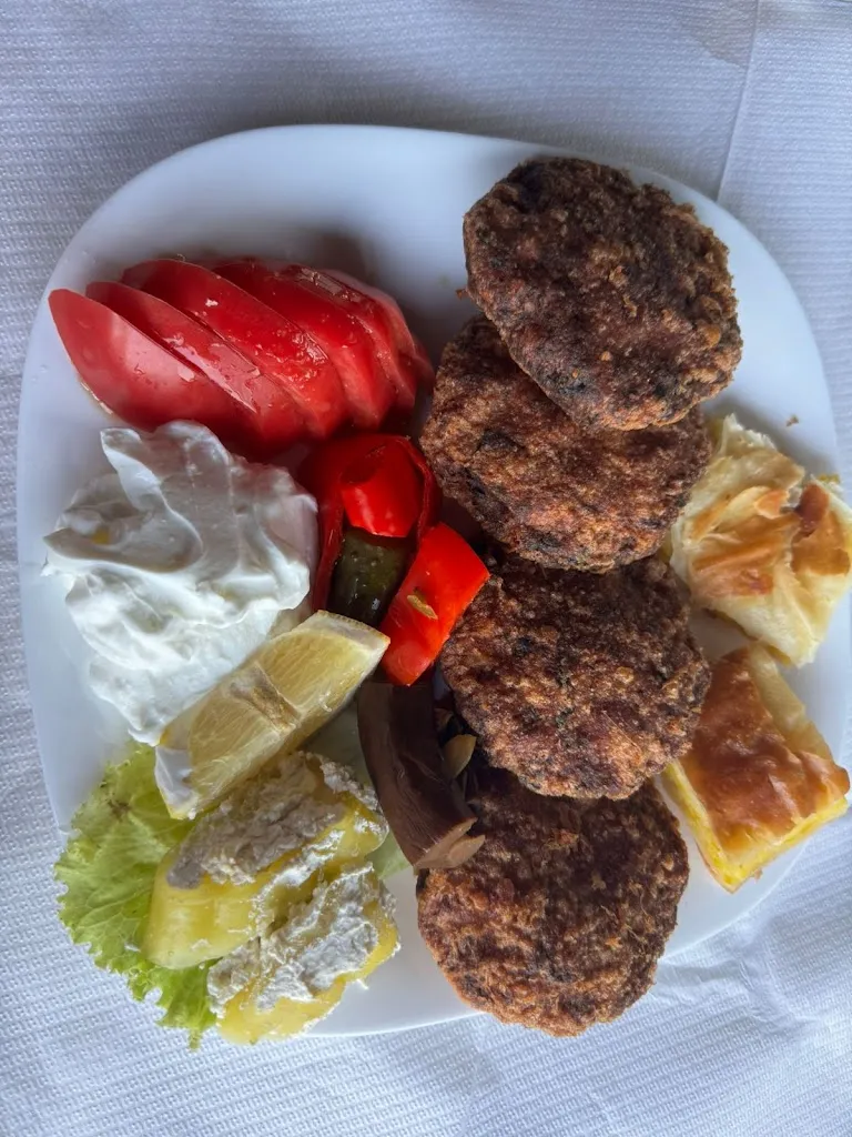 Елена Матяш_Taverna Panorama_Albania_review