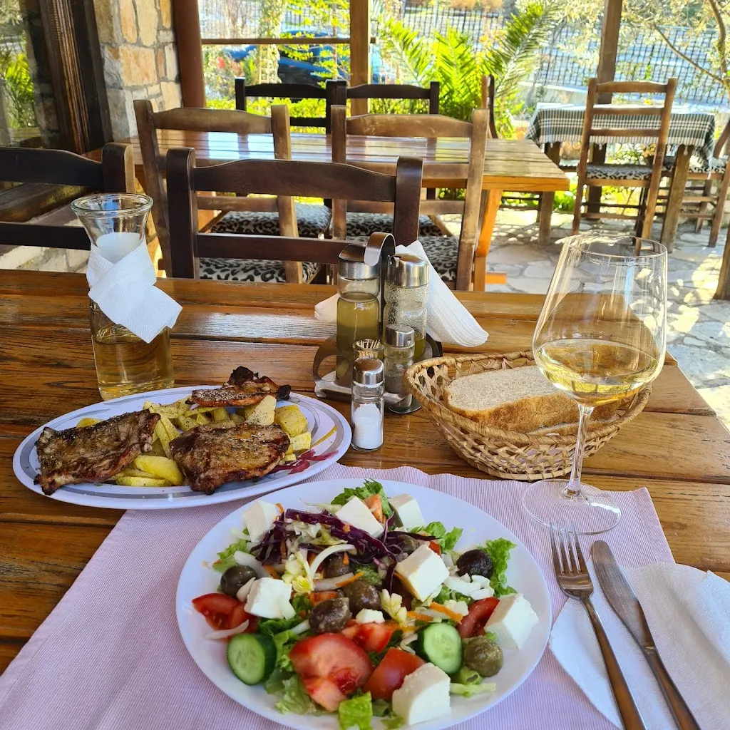 Rohan Roberts_Taverna Lazaro_Albania_review
