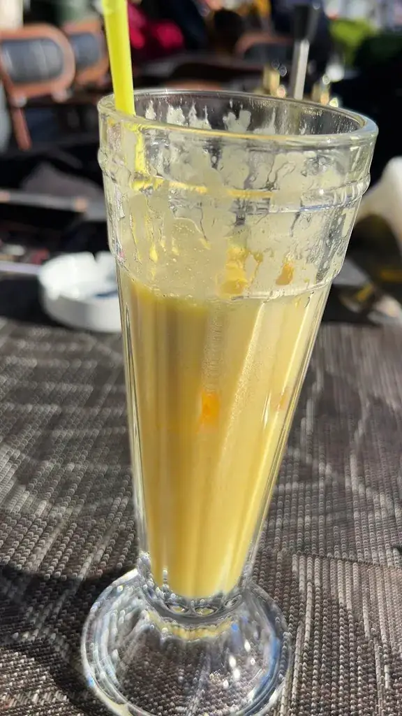 Maykel El Hajj_Bar Restaurant Piazza Grill_Albania_review