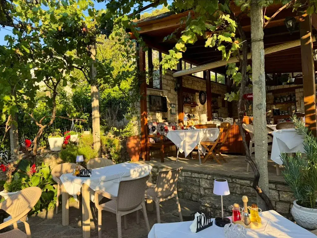 Lorenc Secret Garden Restaurant & Bar_Albania_slider_image_3