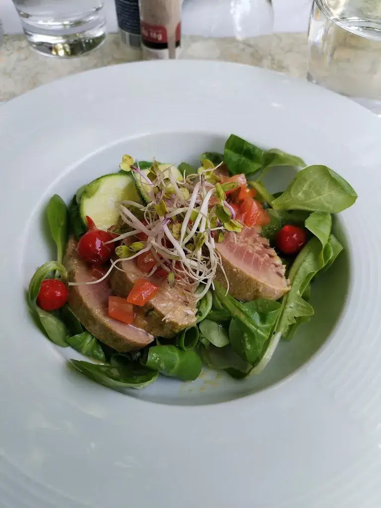 Rebecca Burroughs_River'S_Bessèges_review