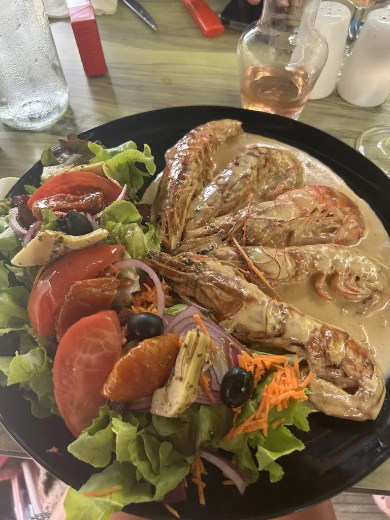 Kartika de Vries_Guinguette Du Grand Tournant_Peyremale_review