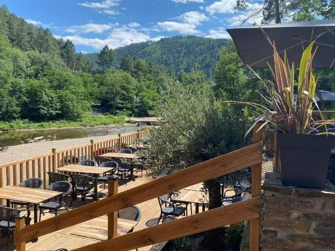 Guinguette Du Grand Tournant restaurant in Peyremale