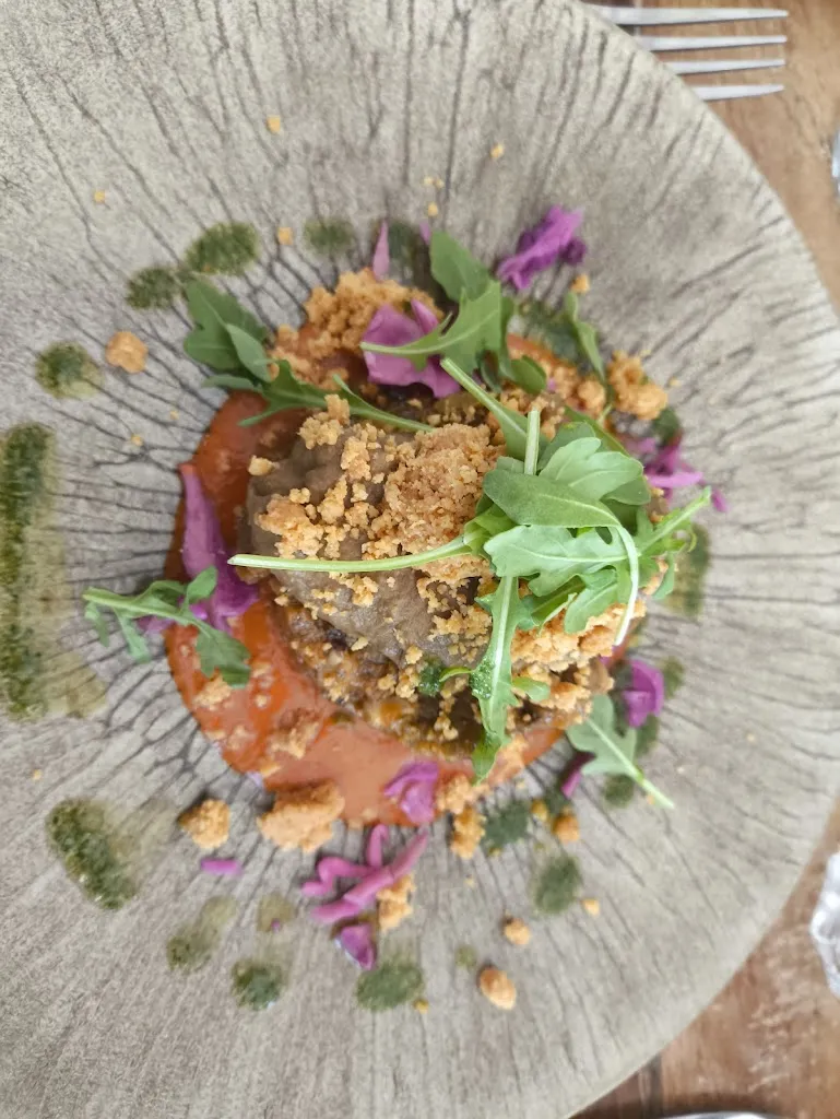 Julie Do Huu Tin_Le Clos des arts_Mages_review