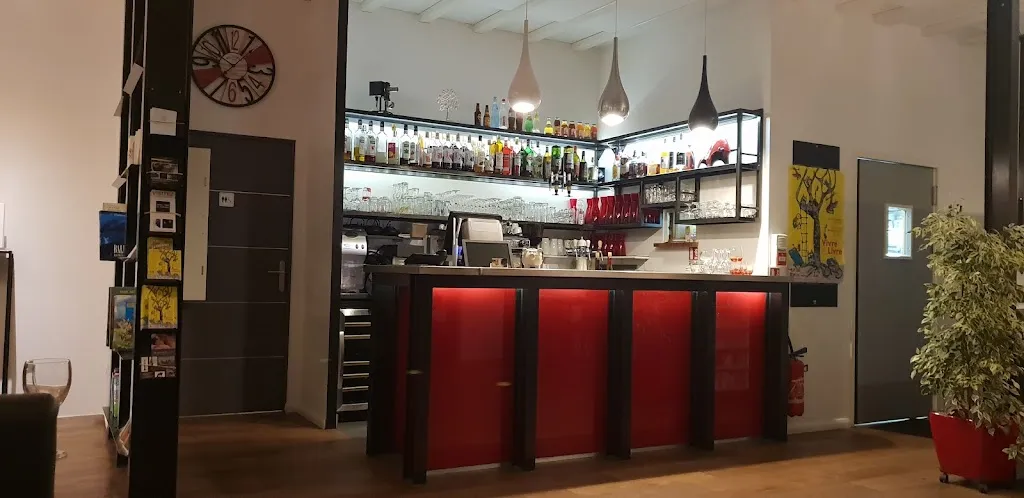 Le Clos des arts restaurant in Mages