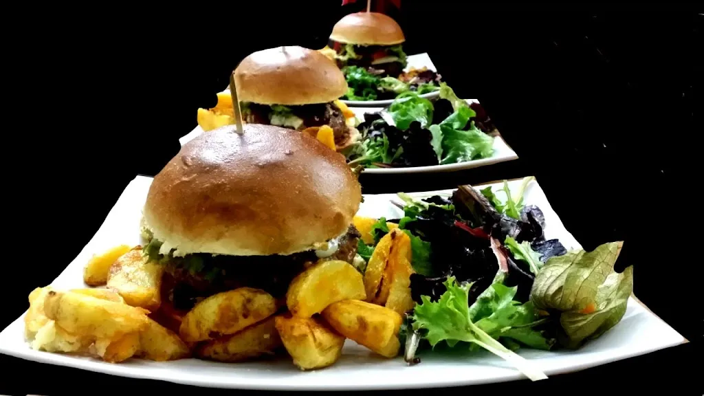 POPPY & LUCKY_Saint-Ambroix_slider_image_2