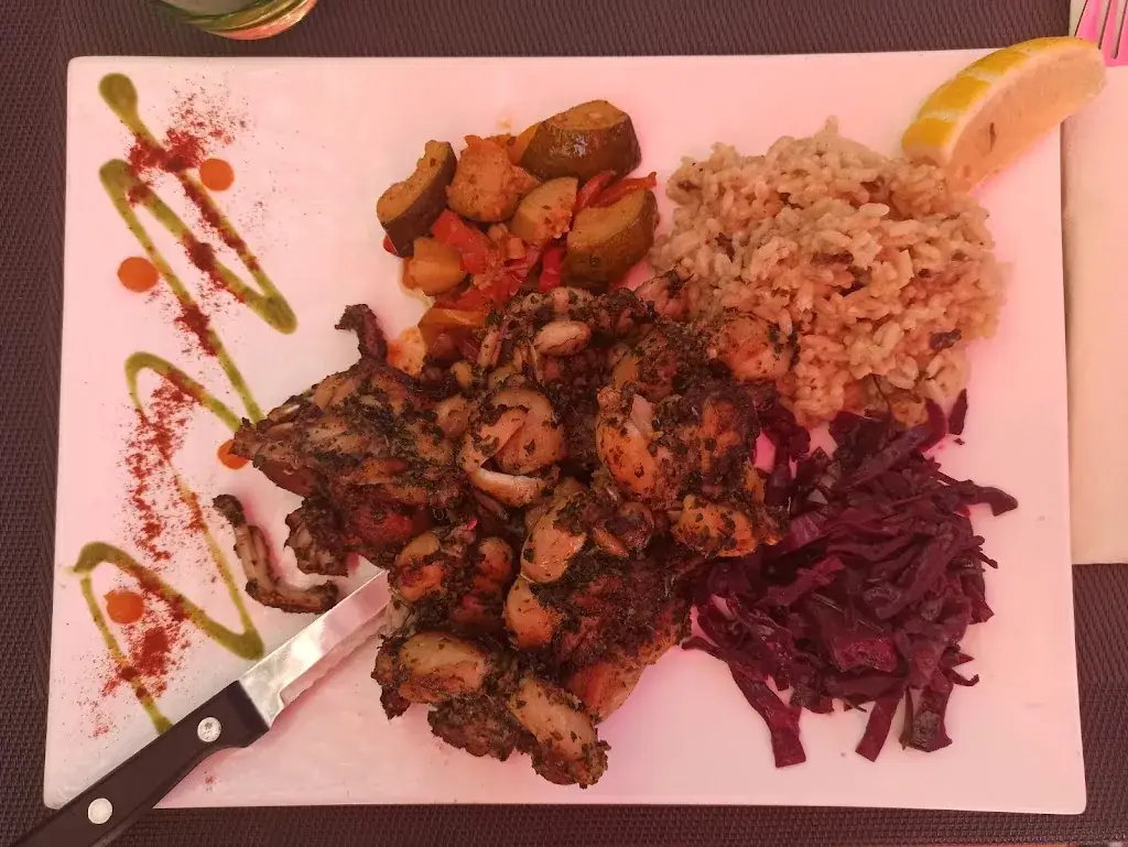 Sixtine Schummer_LA TABLE DES OLIVIERS_Saint-Paul-le-Jeune_review