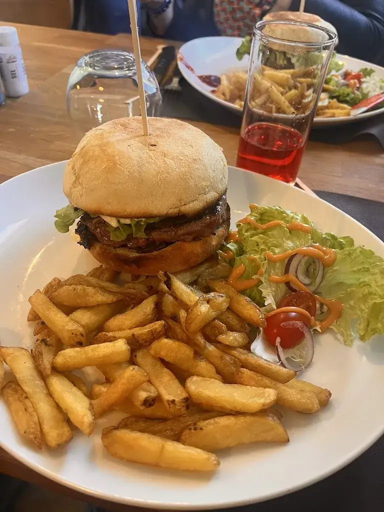 Fanny Potot_Restaurant Brasserie La Guitoune_Marguerittes_review