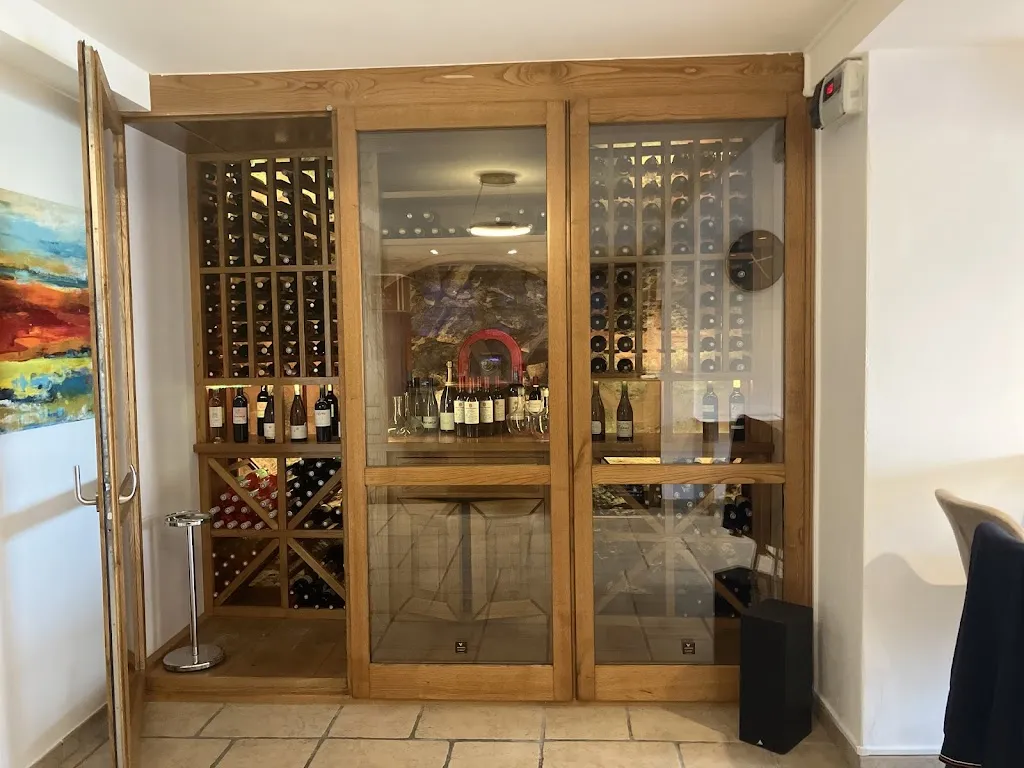 L' entre deux restaurant in Bizanet