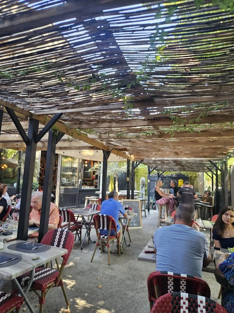 Caroline Perré - Bonin_Le resto de la p'tite cave_Ornaisons_review