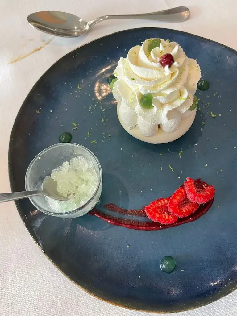 George Woodley_L'Ambassade_Béziers_review