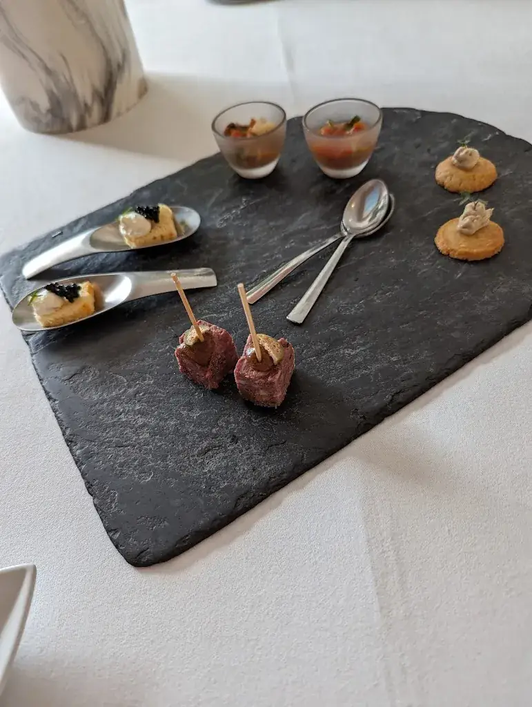 Paul Lavin_L'Ambassade_Béziers_review