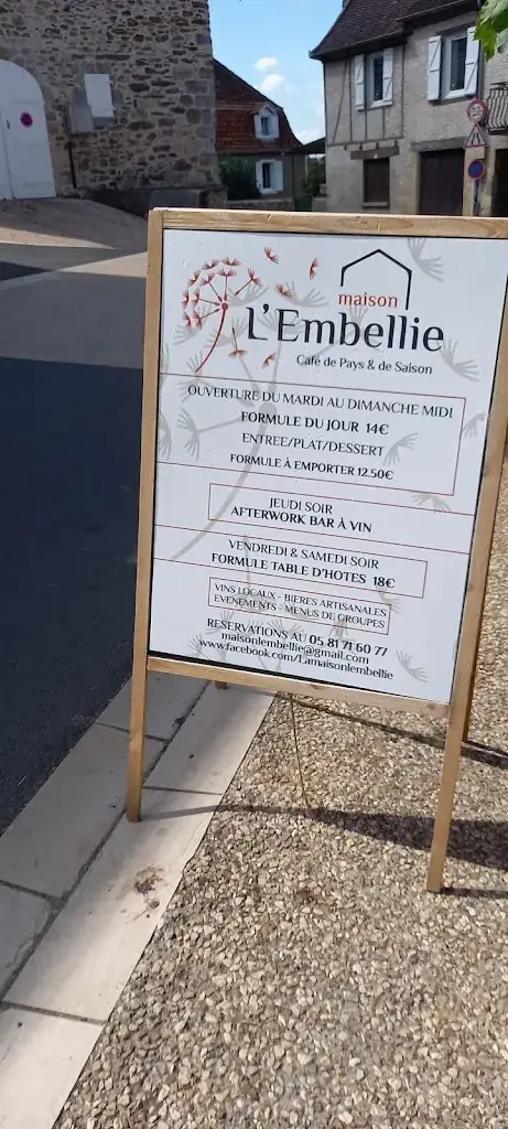 Jacqueline Arnal_L'Embellie_Gagnac-sur-Cère_recensione