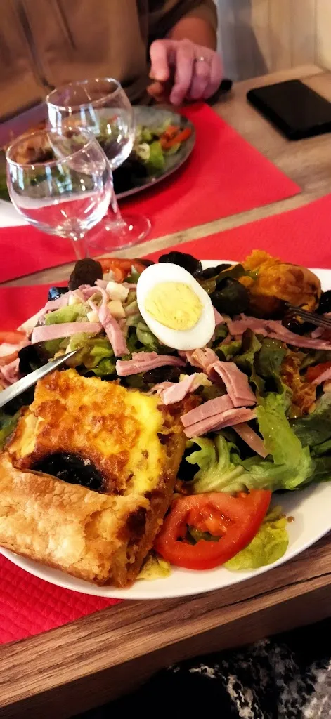 Fiona Paris_L'Entre-Pots_Saint-Céré_review