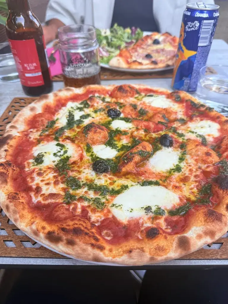 Elin Holmberg Yamada_Restaurant Pizzeria INNAMORATO_Boujan-sur-Libron_review