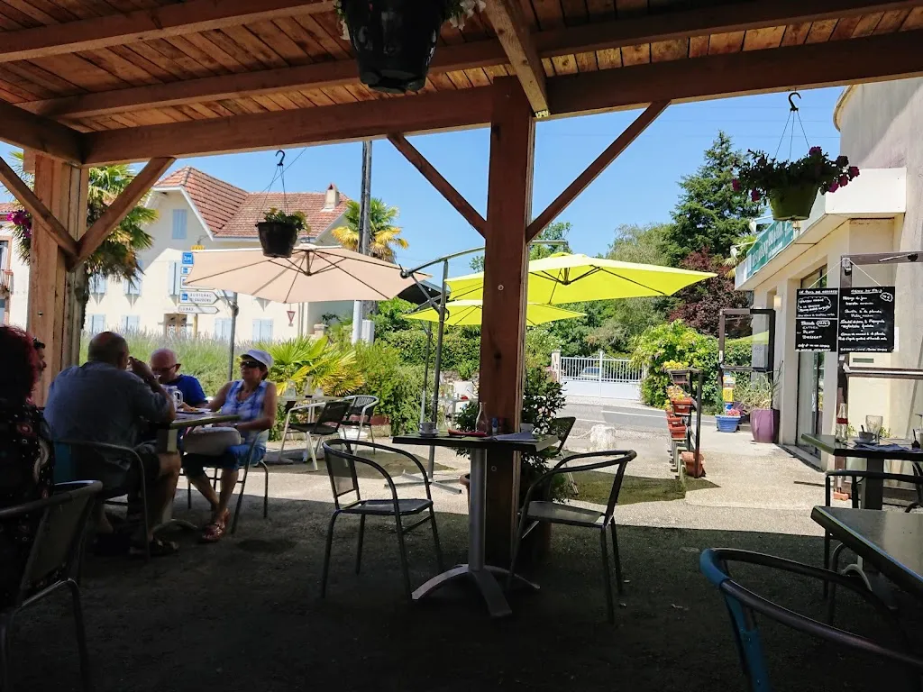 Le Rond Point restaurant in Boulogne-sur-Gesse