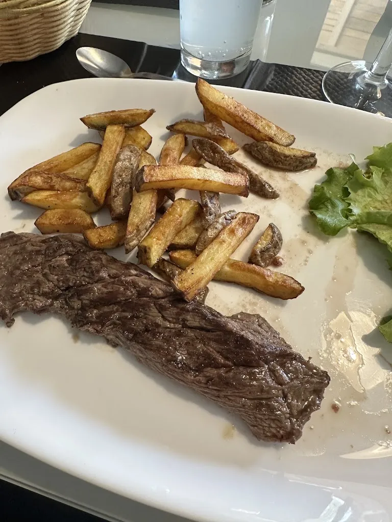 Le Rond Point_Boulogne-sur-Gesse_slider_image_2