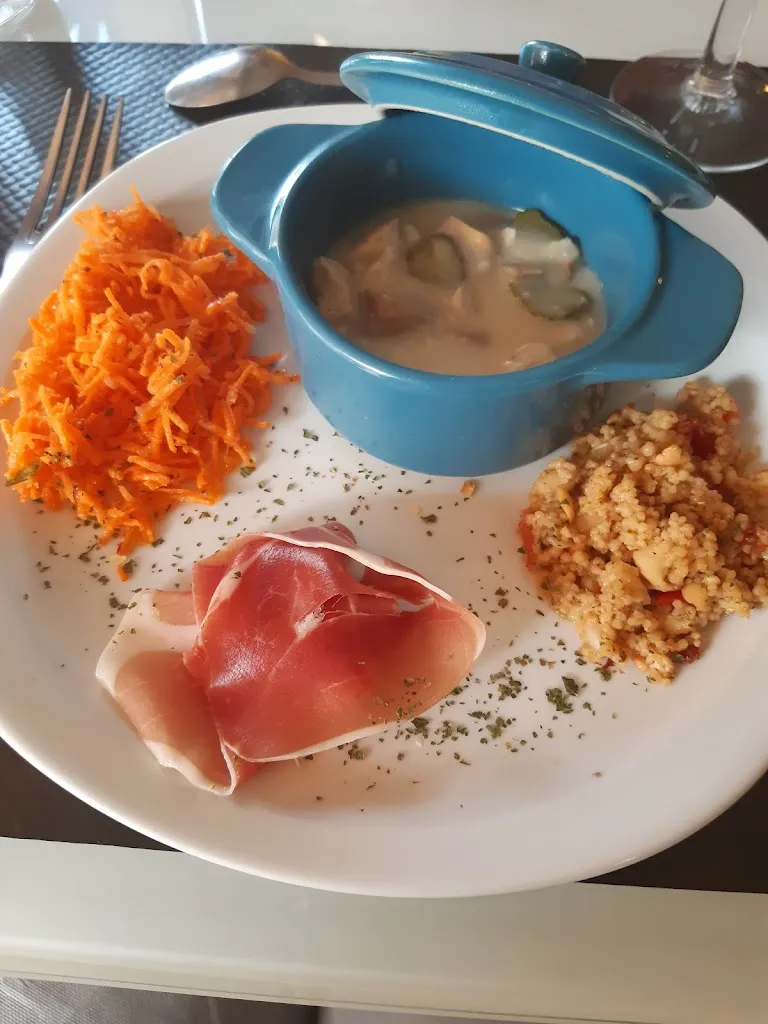 Le Rond Point_Boulogne-sur-Gesse_slider_image_3