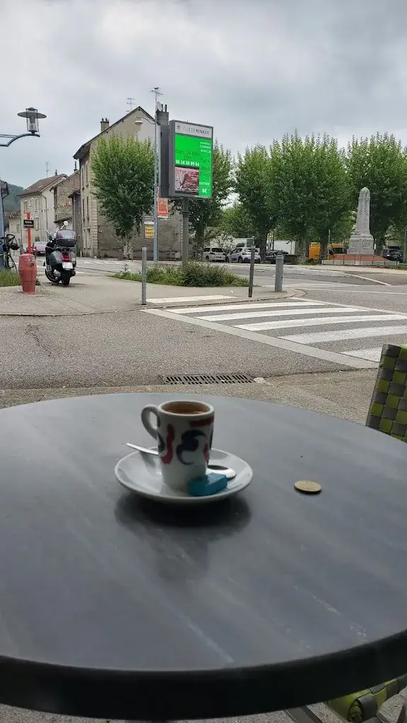 Cafe De La Place_Renage_slider_image_2