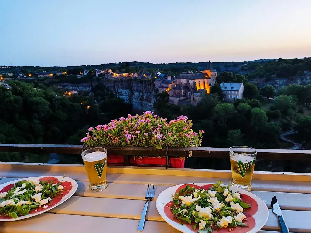 Au balcon du Gourg_Bozouls_slider_image_3