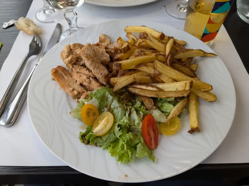 Leo Champ_LA PETITE PLACE_Bozouls_review