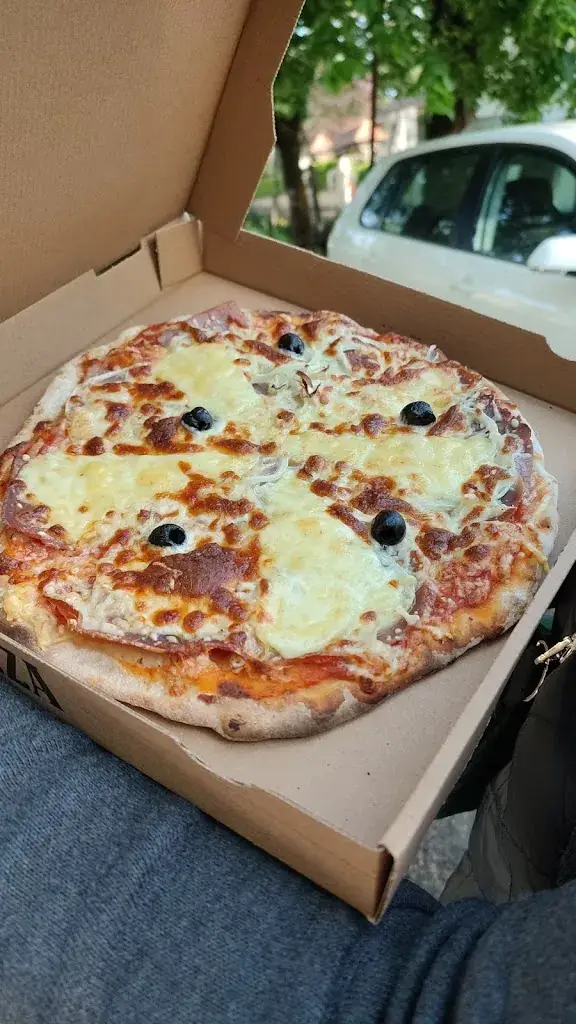 Janice Naboulet_Pizzeria Del Traouc_Bozouls_review