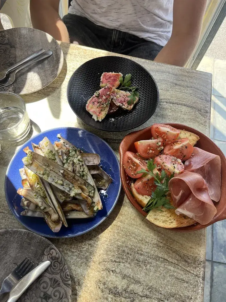 Aiganym Abduraimova_Le Petit Bouzigues_Bouzigues_review