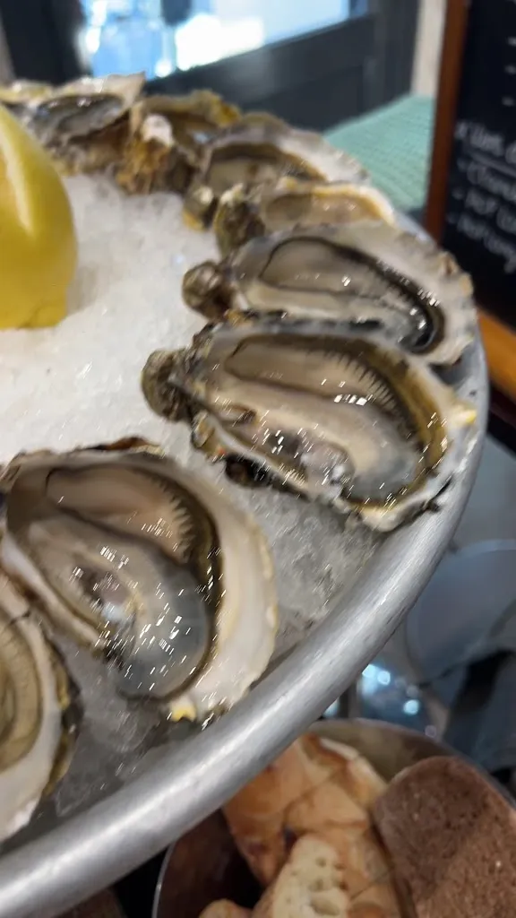 Nora Naatz_Maison Benezech - Restaurant Le Grand Bleu_Bouzigues_review