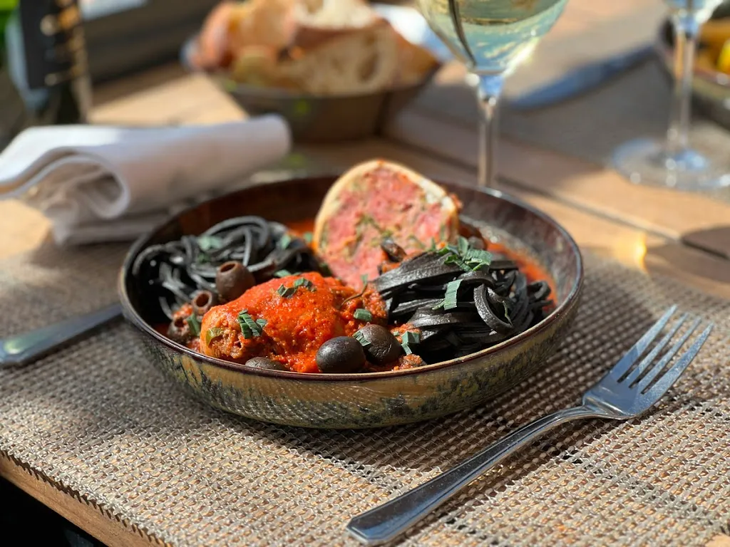 Maison Benezech - Restaurant Le Grand Bleu_Bouzigues_slider_image_3