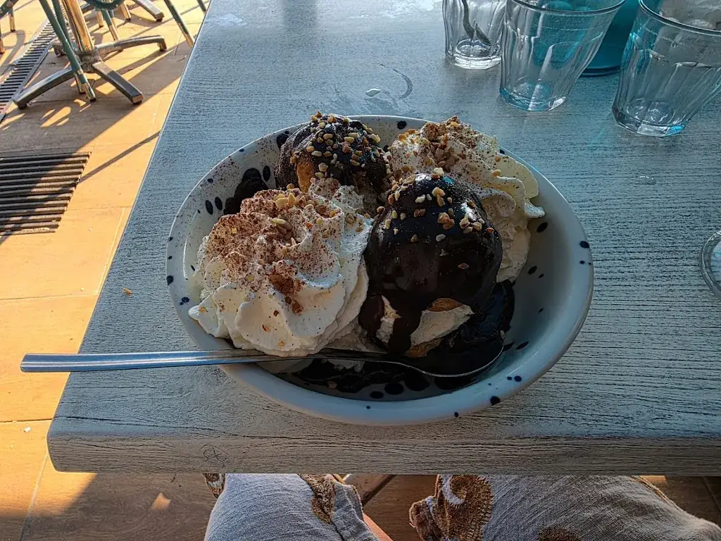 Chez La Tchèpe_Bouzigues_slider_image_3