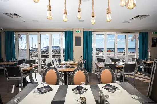 À la Voile Blanche - Restaurant Bouzigues Etang de Thau restaurant à Bouzigues