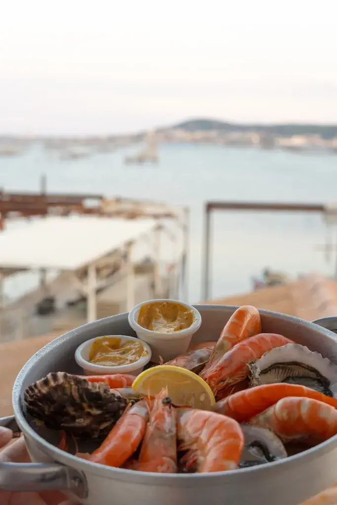 Le chalet Mas Millereau_Bouzigues_slider_image_2