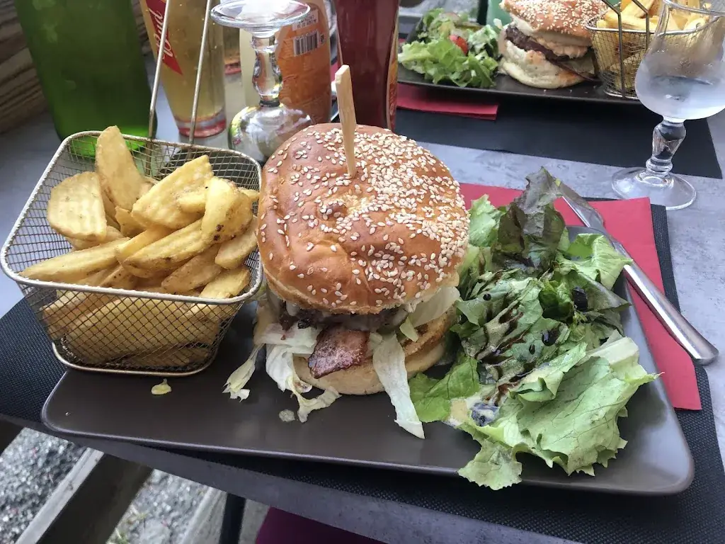 agnieszka zaborowska_Route 61_Plateau-des-Petites-Roches_review