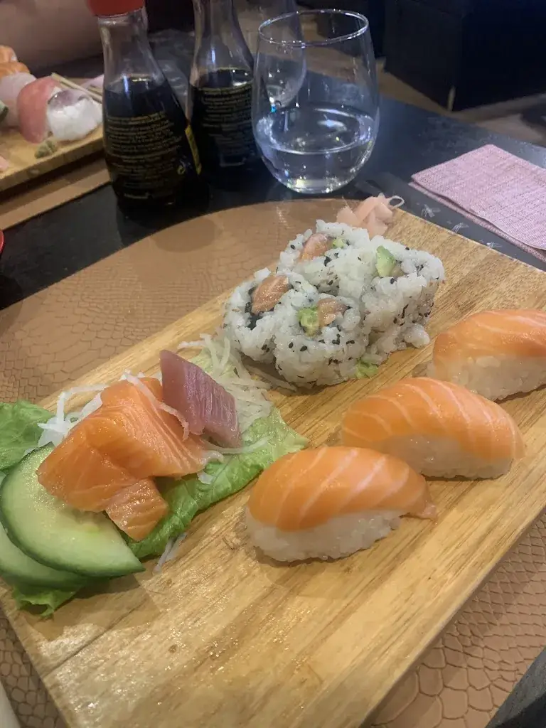 Fanja Ratsimbazafy_Malis Restaurant_Fronton_review