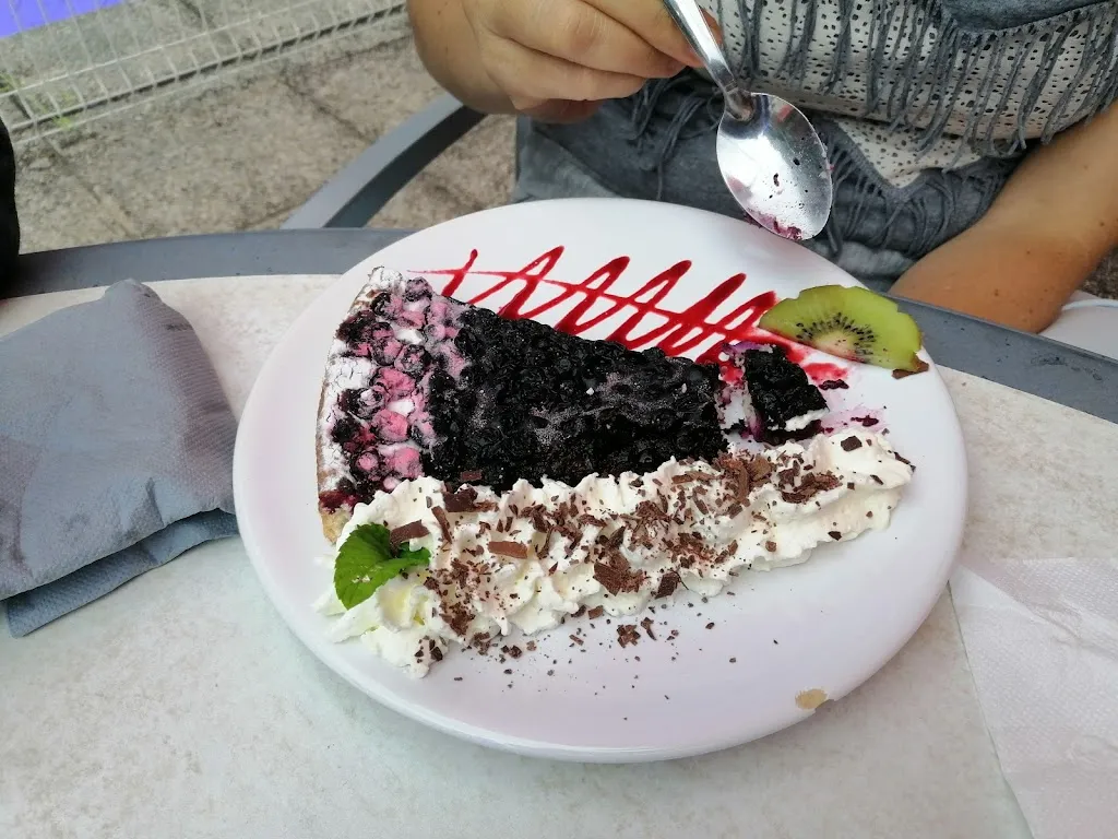 Jordi G_La Grange aux Loups_Plateau-des-Petites-Roches_review