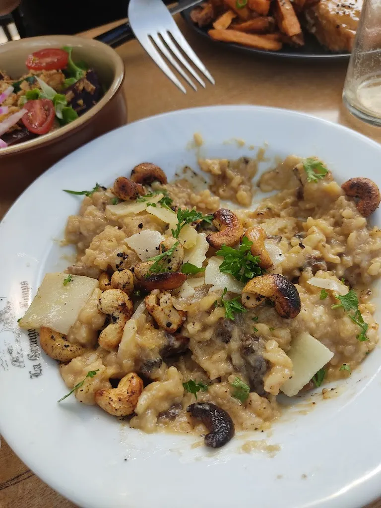 Antonella Rinaldi_La Grange aux Loups_Plateau-des-Petites-Roches_review