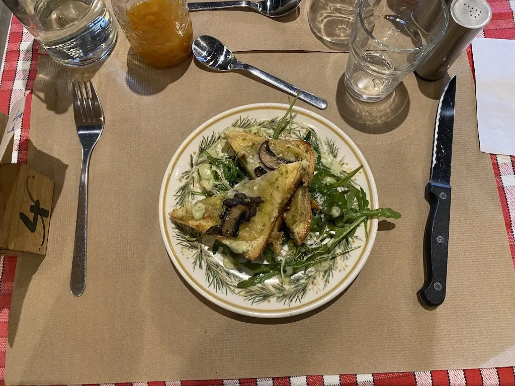 Ángel A S_Brasserie Famille_Fronton_review