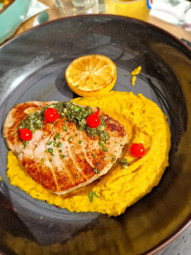 Clara_Brasserie Famille_Fronton_review