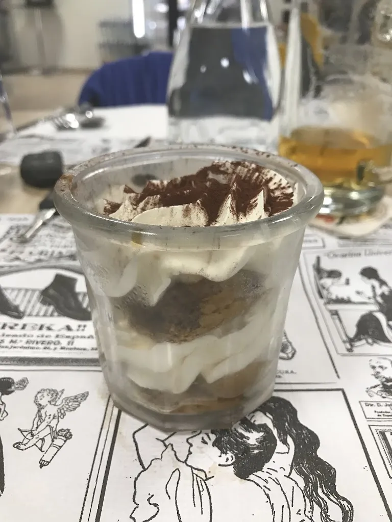 John Lewis_Bar restaurant l'Arena_Castelnau-d'Estrétefonds_review