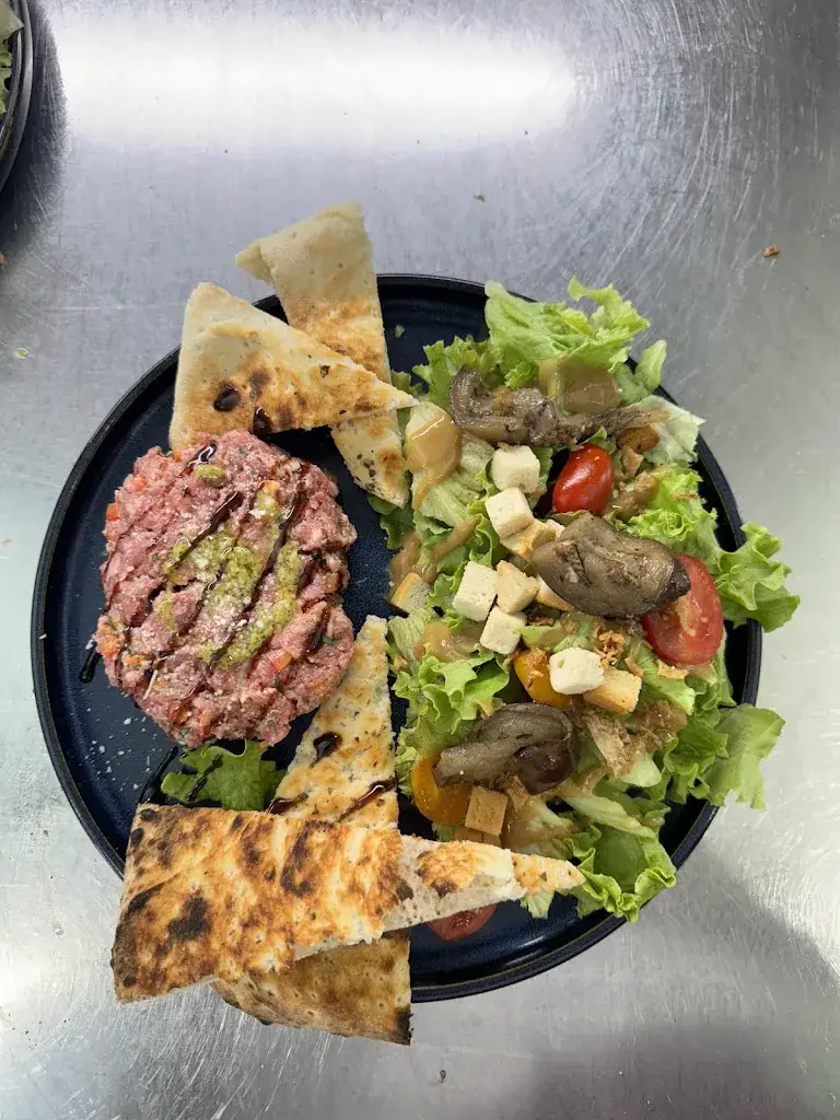 Franck Melun_Bar Pizzeria Tapas Au Telo_Fronton_recensione