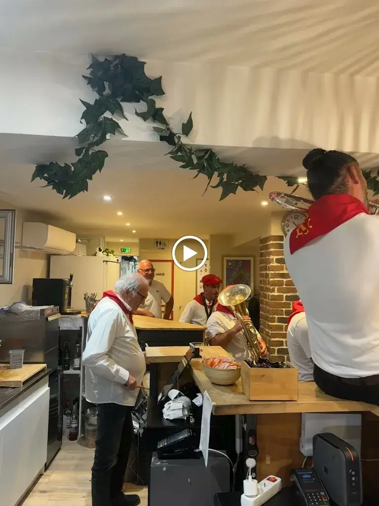 Bar Pizzeria Tapas Au Telo_Fronton_slider_image_2