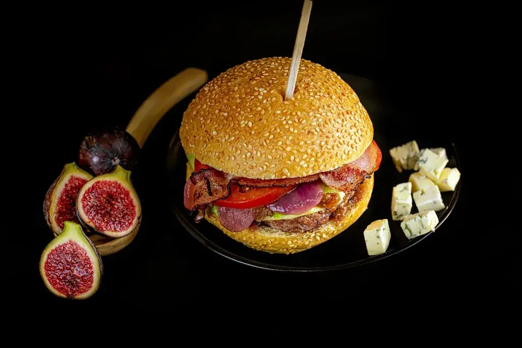 La cantine des Michels - Eurocentre | Burger, Sandwich, Salade, Poké et Plat sur place et à emporter_Castelnau-d'Estrétefonds_slider_image_2