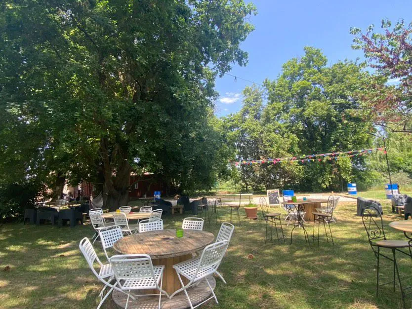 La Guinguette de Jouaninel_Fronton_slider_image_1