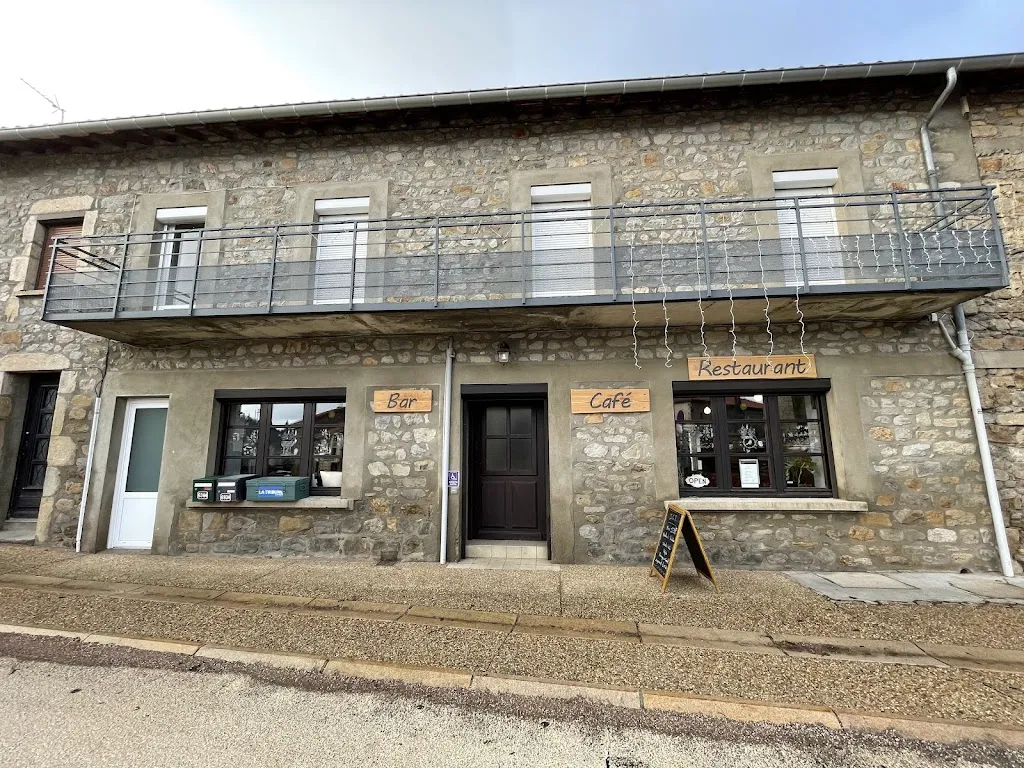 Epicerie Restaurant Bar Gites Le Coin des Ecureuils_Lérigneux_slider_image_3