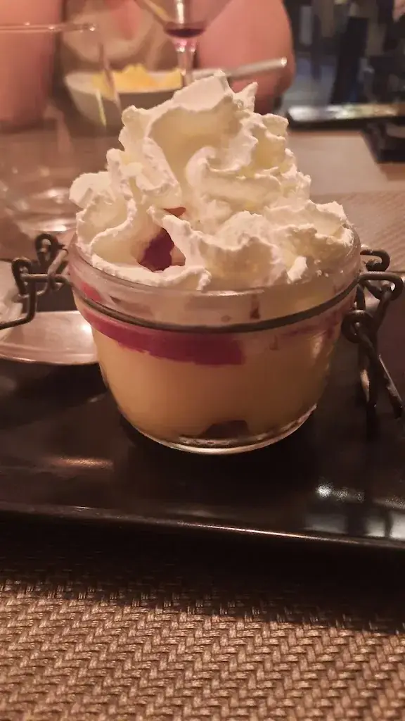 Elise MONTGINOT_Les Coulisses restaurant_Limas_review