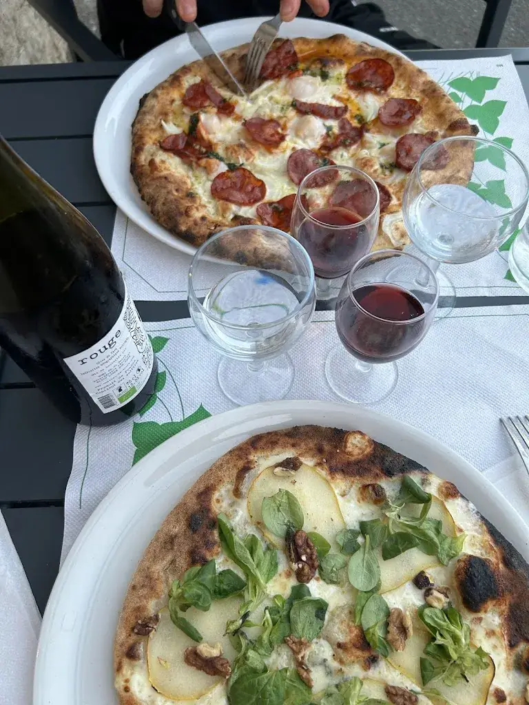 Elena Murcia_Pizzeria La Casita_Cahuzac-sur-Vère_review