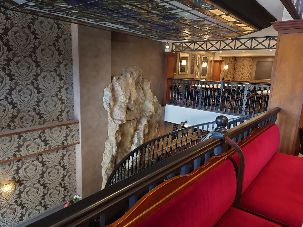 eve lyne_Brasserie Marso_Castres_review