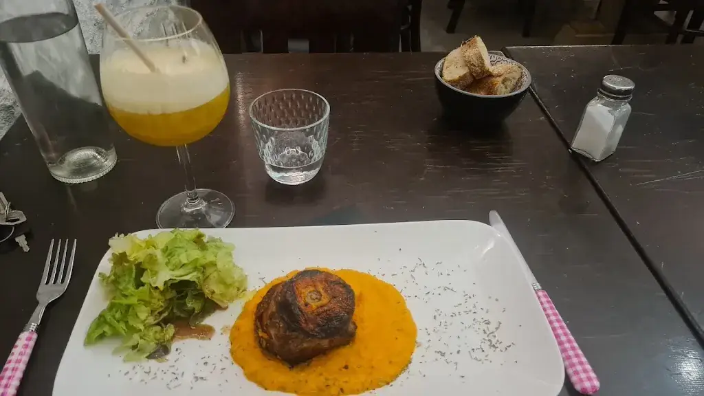 Alexiane Maillet_Café Jean Jaures_Castres_review