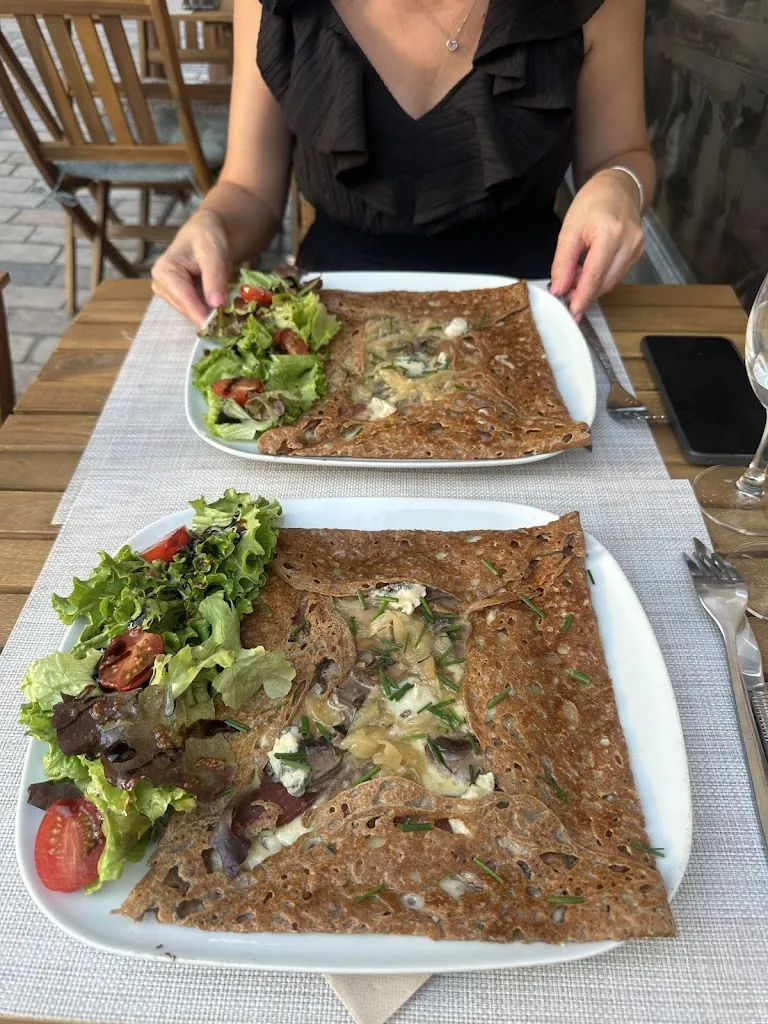 Ines Ait Mimoun_Restaurant La Crêperie Du Coin_Castres_review