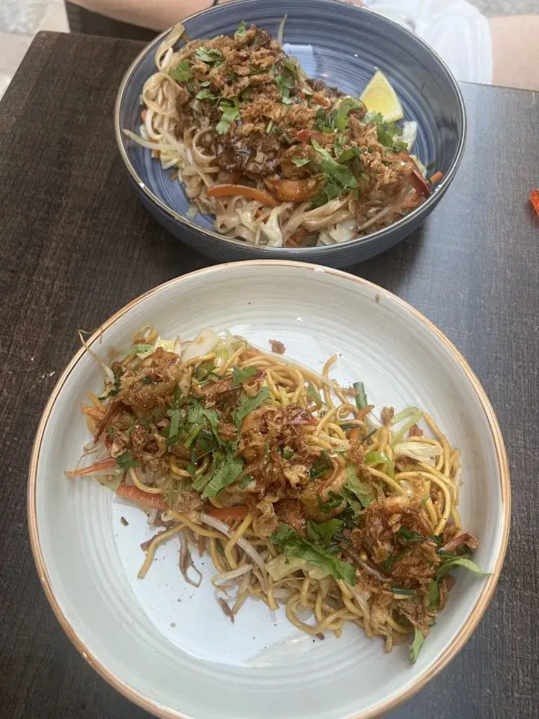 antoine molinier_Paradis d'Angkor_Castres_recensione